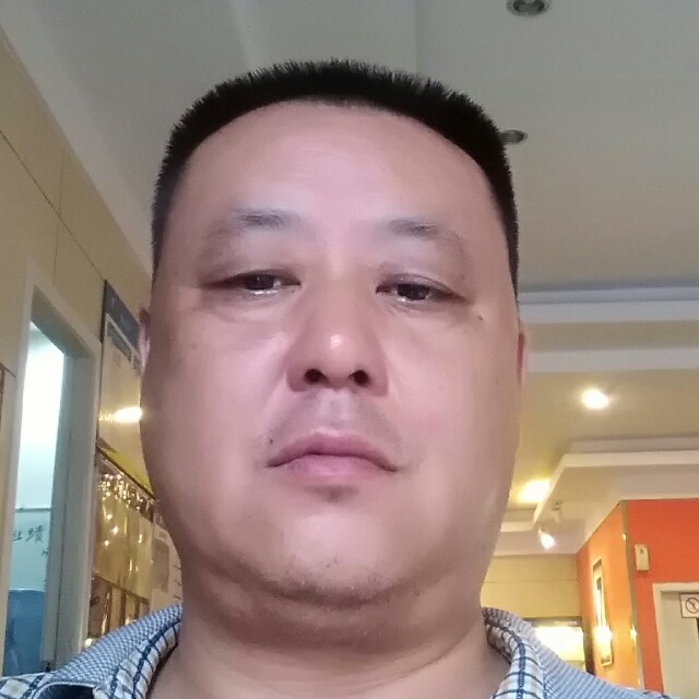 俊逸与手链的照片