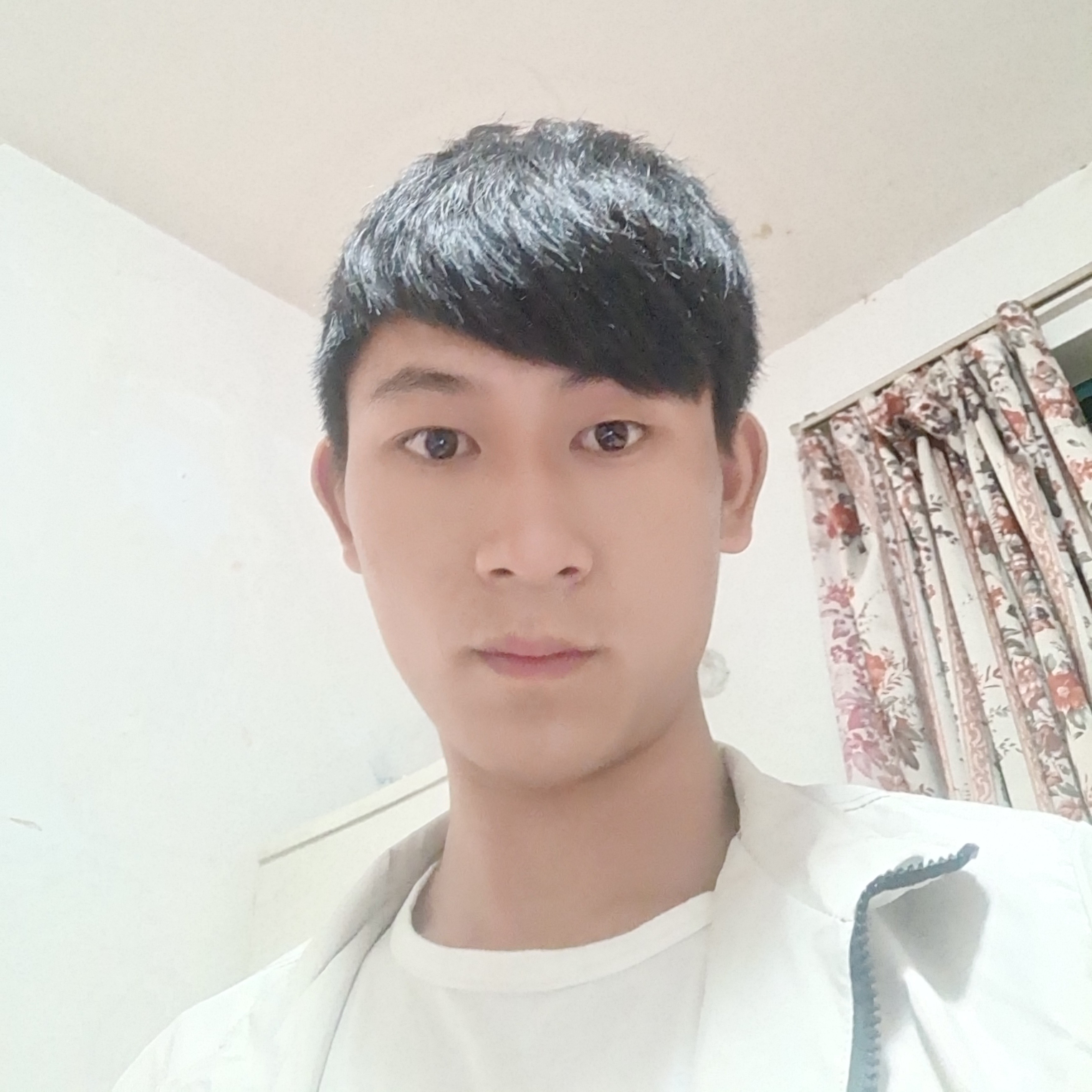 暴躁回眸百褶裙的照片