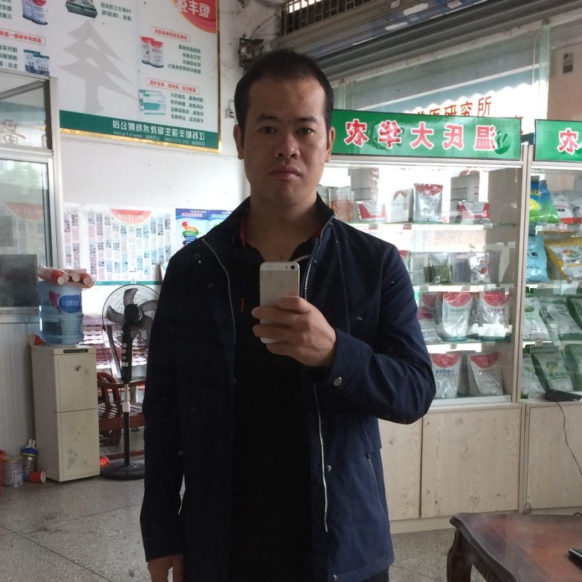 蓝天里的白云的照片
