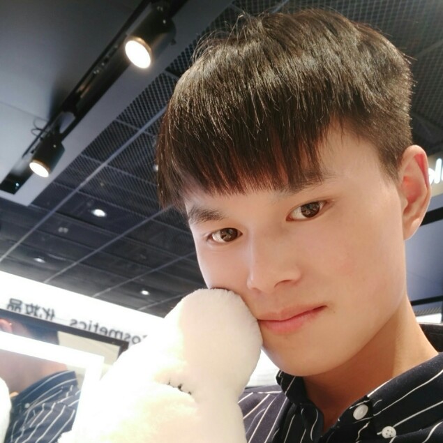微笑的嘴角ベ淡淡的照片