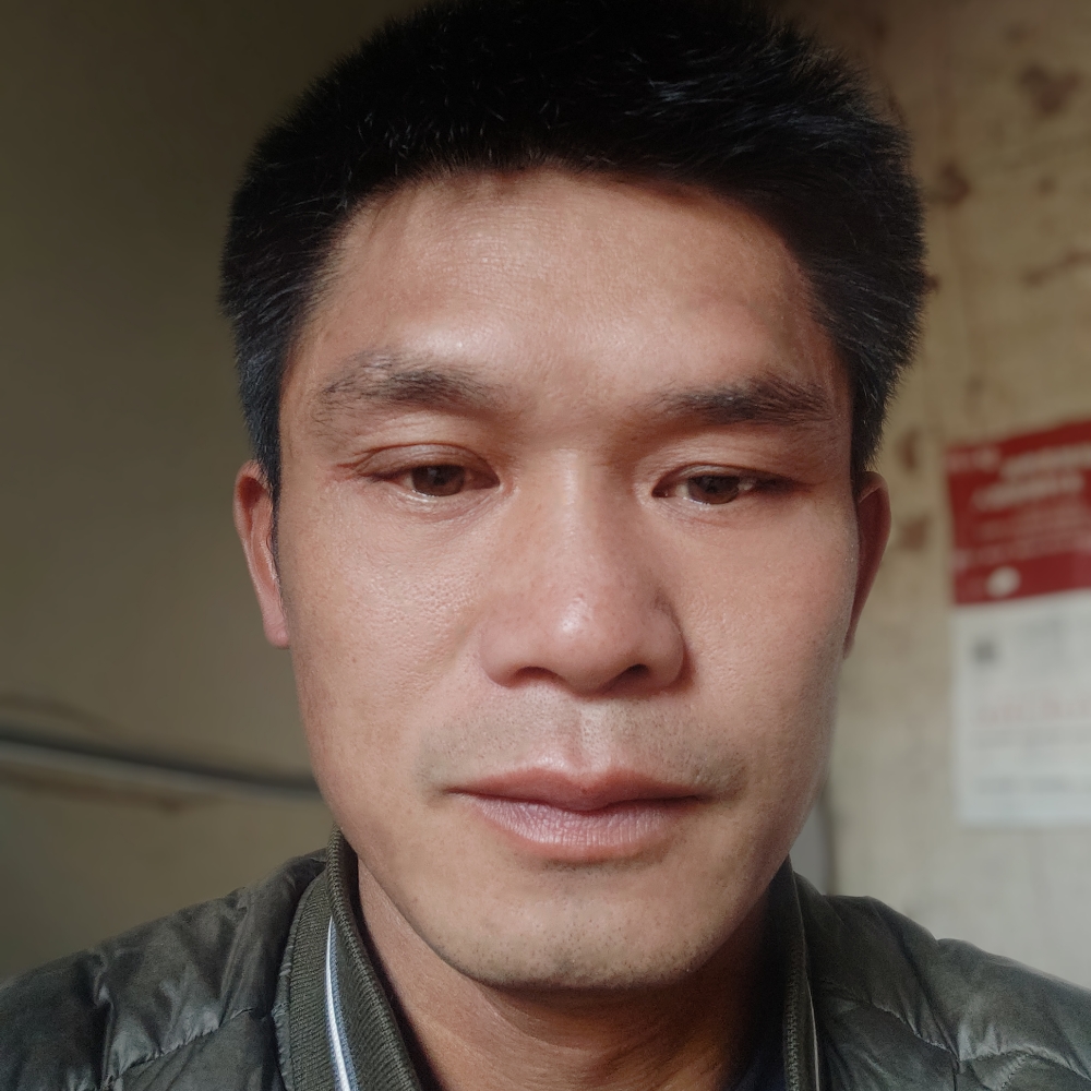 爱撒娇踢蓝天的照片