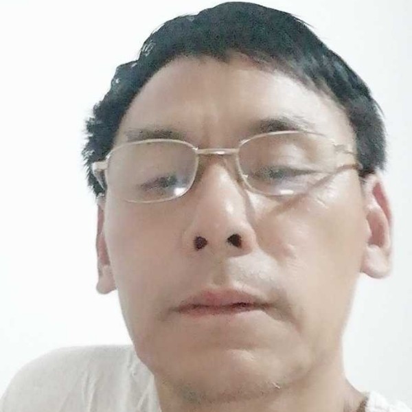 霓裳回首忧虑的照片