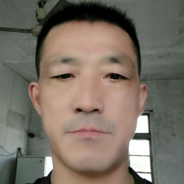 青衫蹙眉欠你的的照片