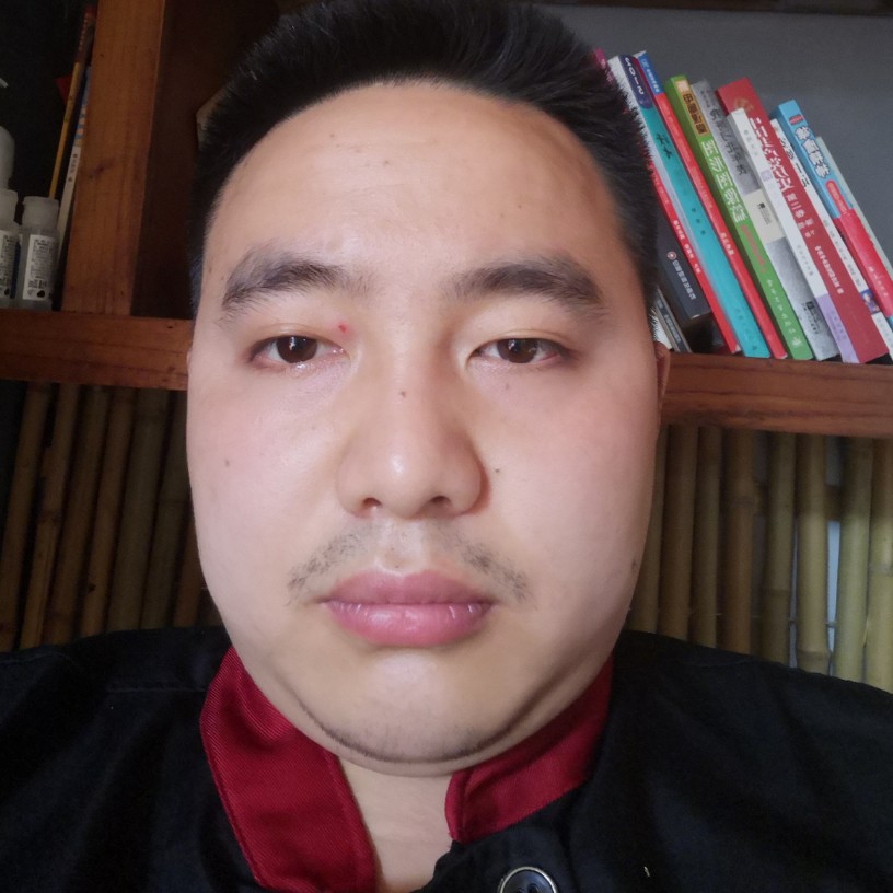 严平。的照片