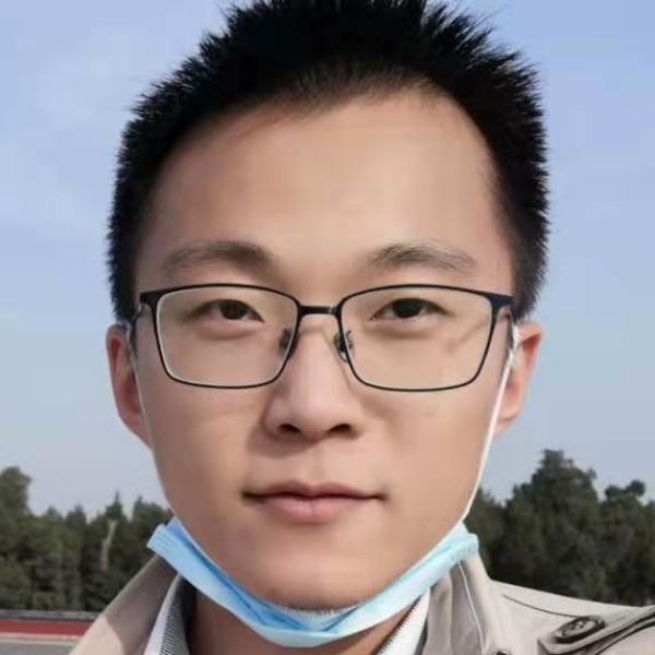 东方炀的照片
