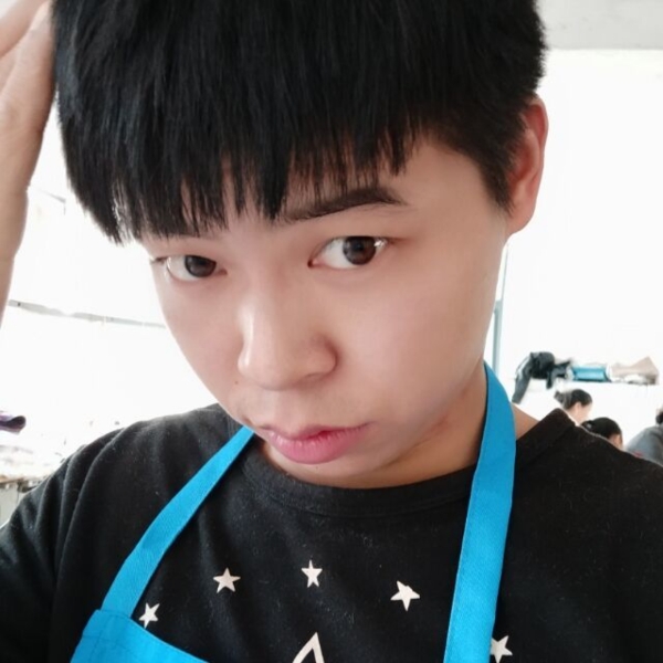 腼腆小蜜蜂的照片