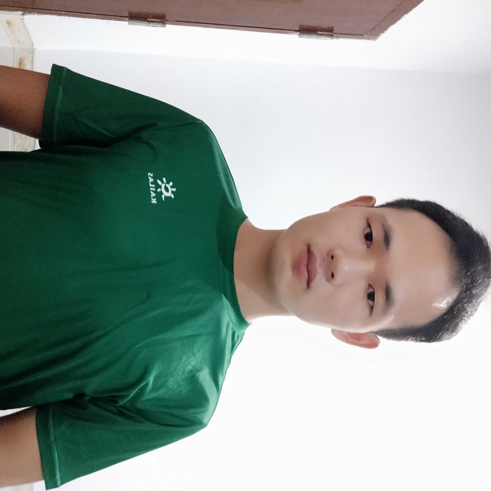 安详倾心果汁的照片