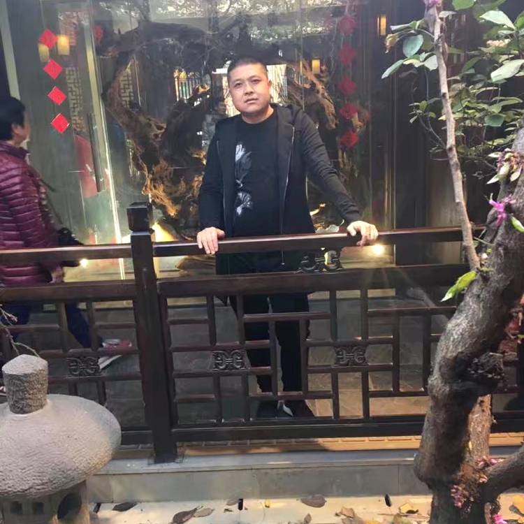 西装给后来的照片