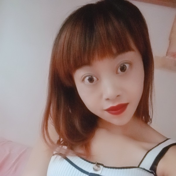 在哭泣中坚强的照片