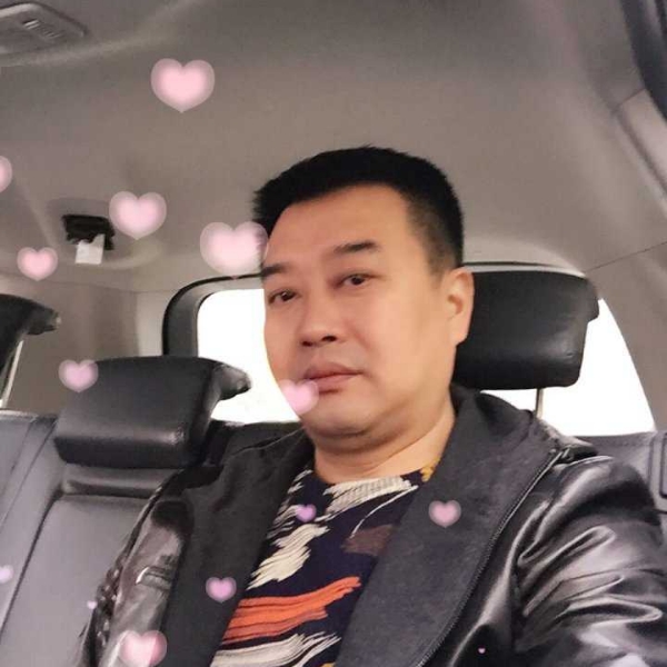 深眸暖光的照片