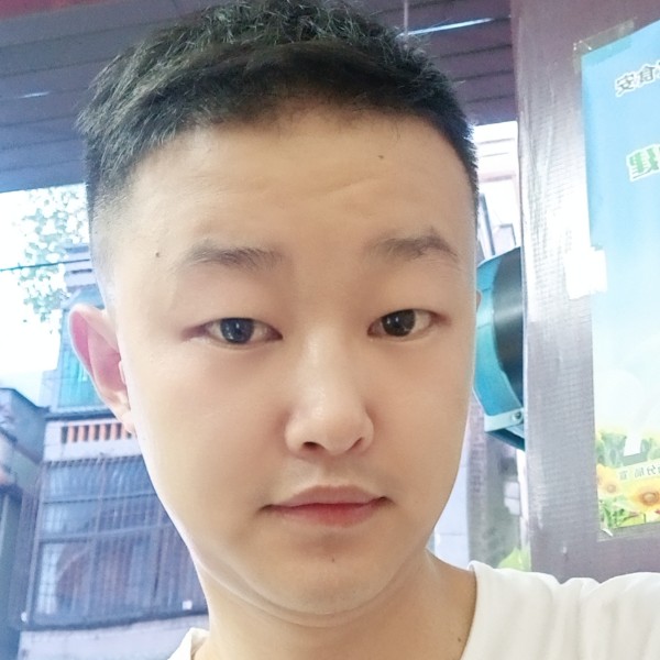 邓佳佳的照片