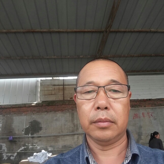 天空吃醋快乐的照片