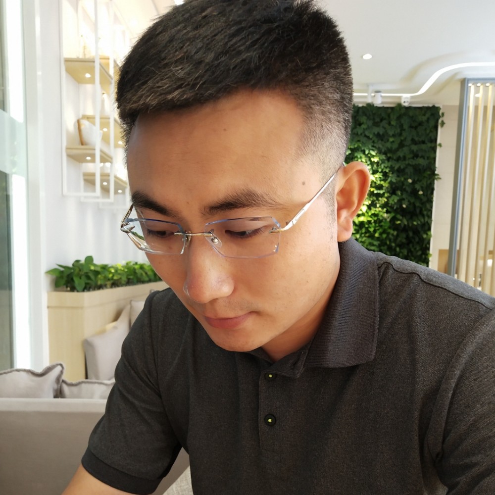 请点击小哥哥的照片