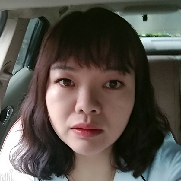 清秀等待崖悔的照片