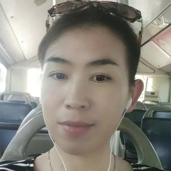 @黑色的童话的照片