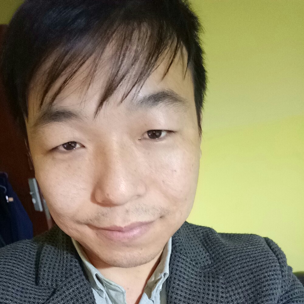 埋没的灰太狼的照片