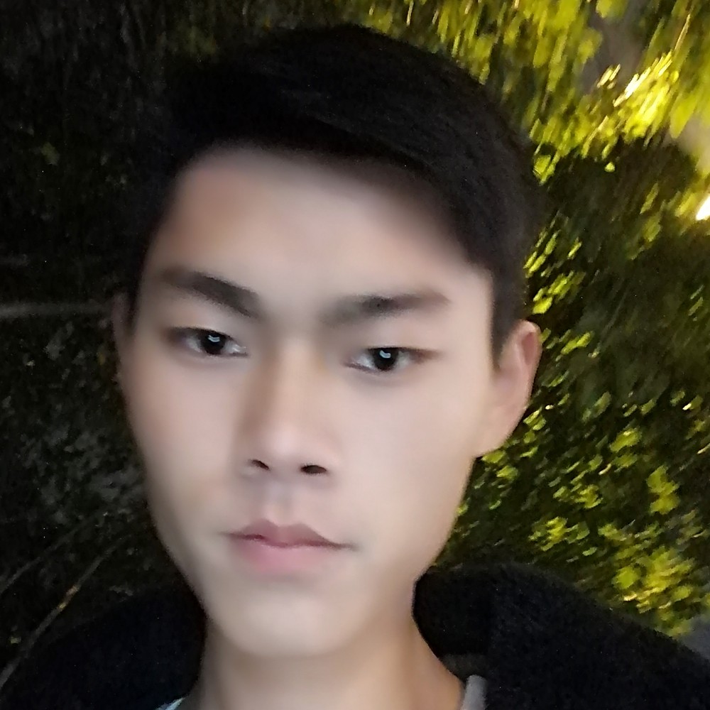 秋月激昂的照片