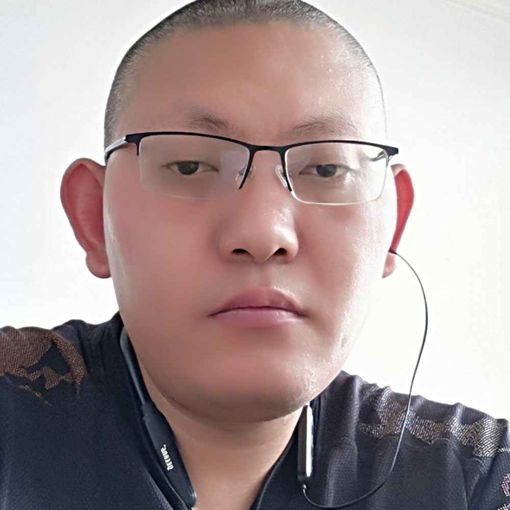月临天宇的照片