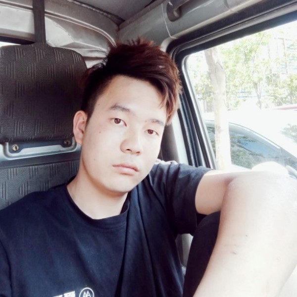 蘩藜爱恋无语的照片