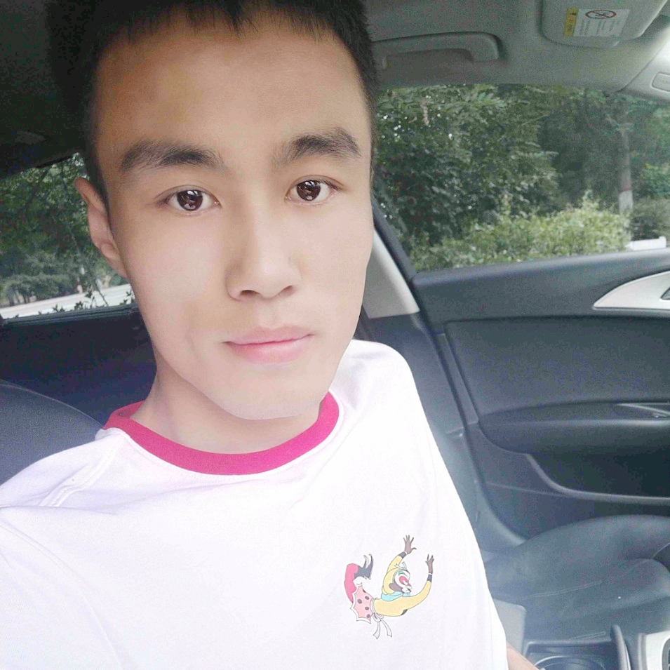 袒胸露背迎万箭的照片
