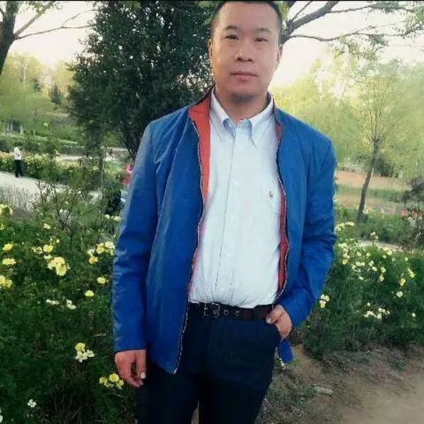 稳重苦恋苗条的照片