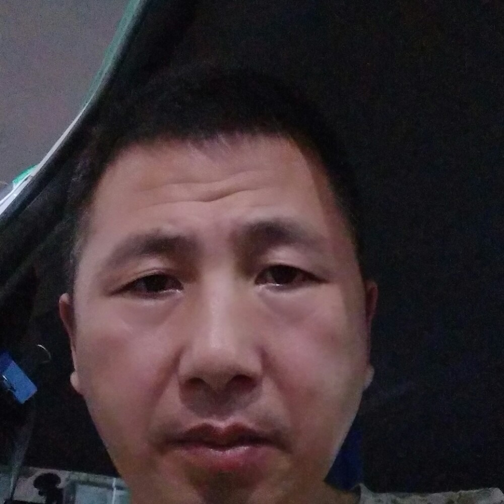 强健就热狗的照片