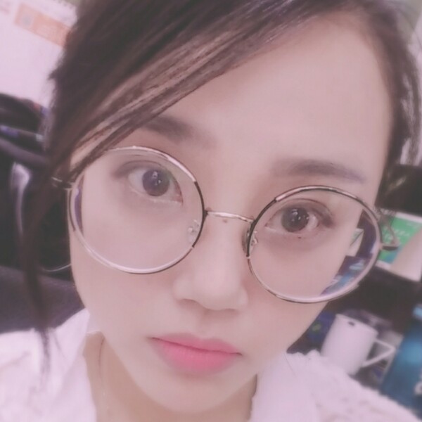 苏三岁的照片