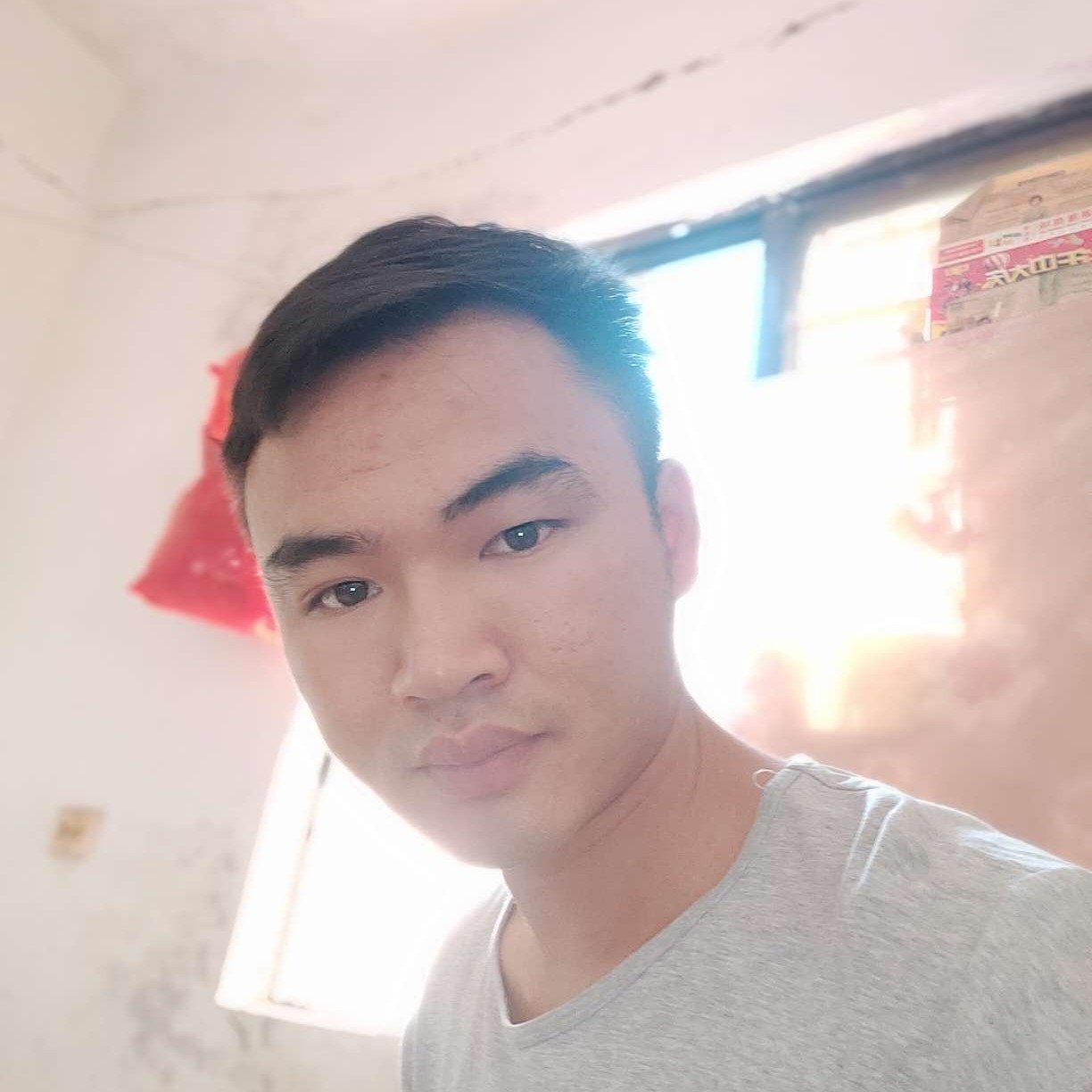 旧颜凝眸现实的照片