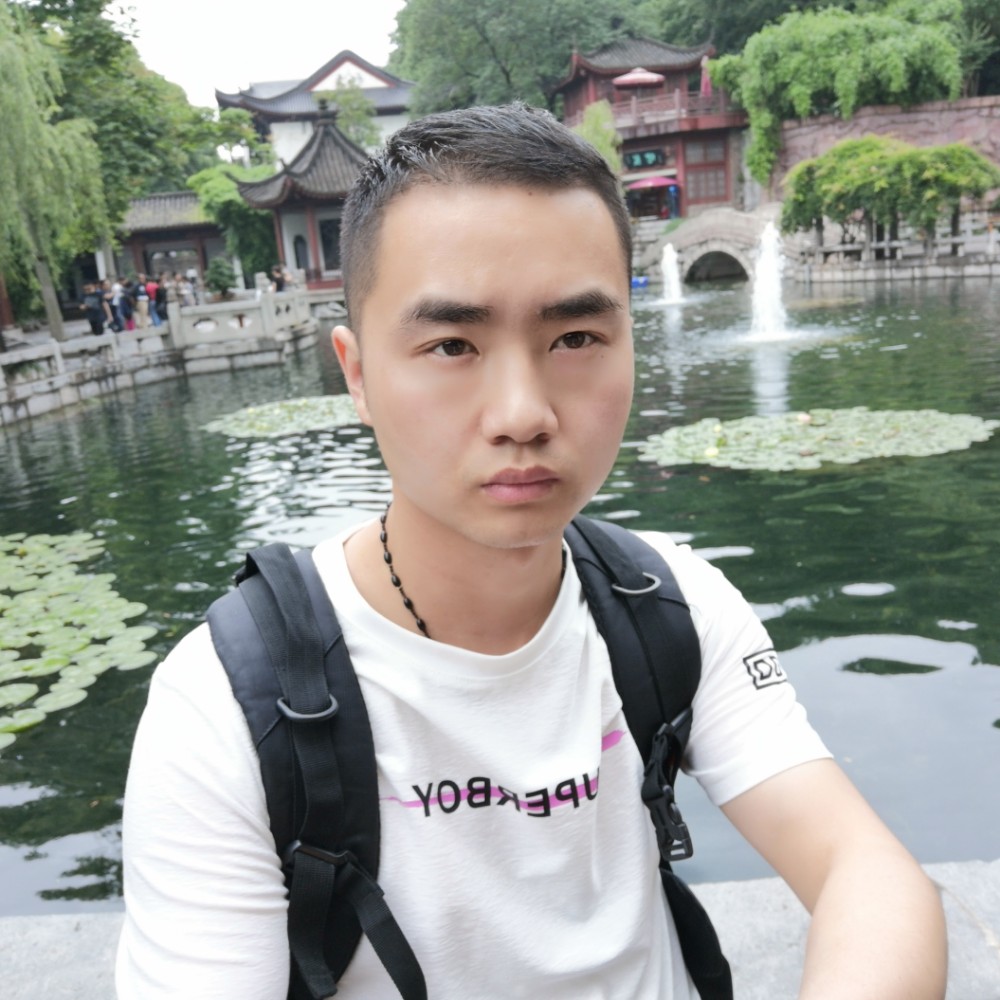 低调的先生的照片
