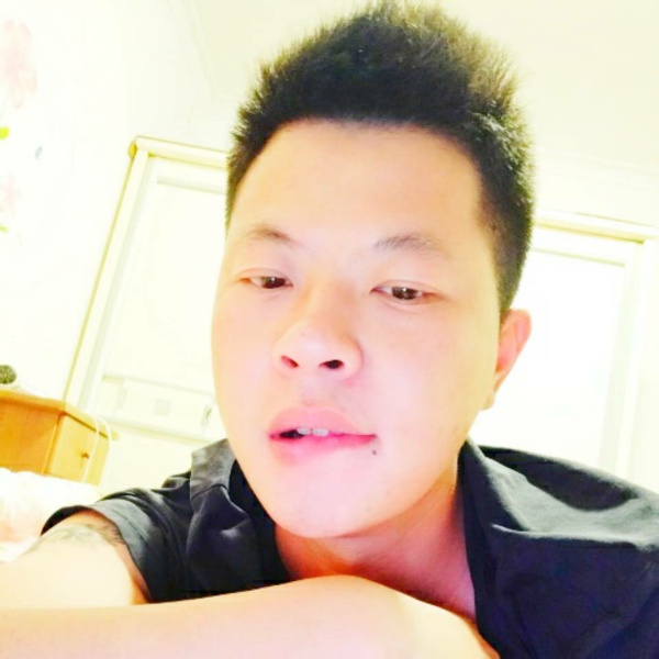 羊羊会吐吐口水的照片