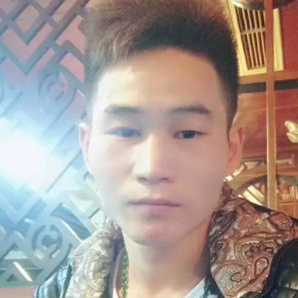 务实扯老虎的照片