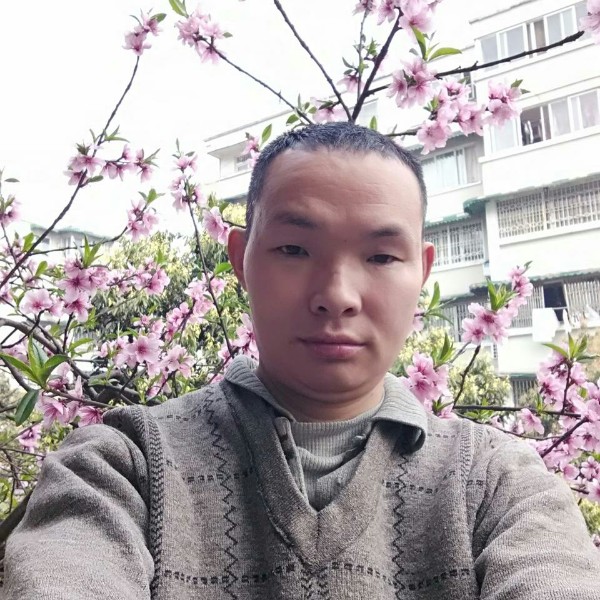 韦小光的照片