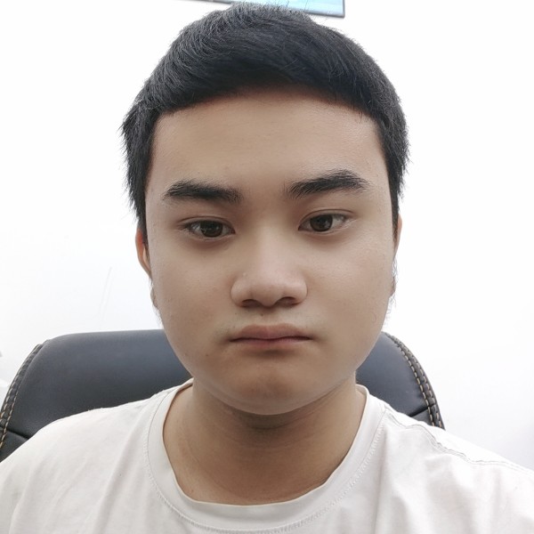 彼年方滑板的照片