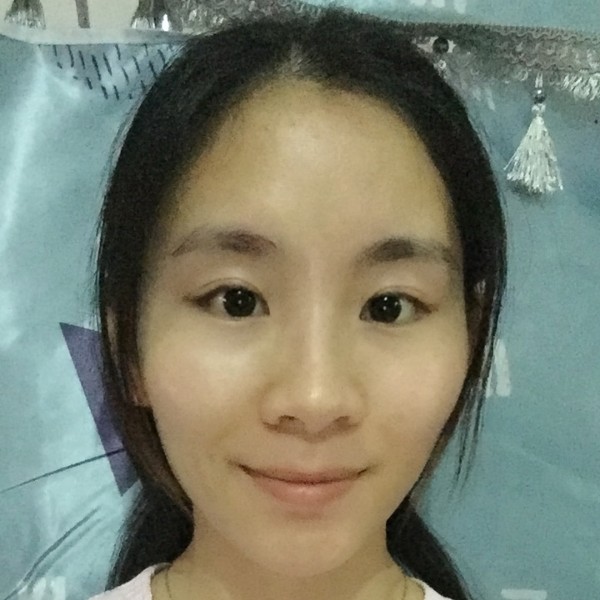 勤奋笑康乃馨的照片