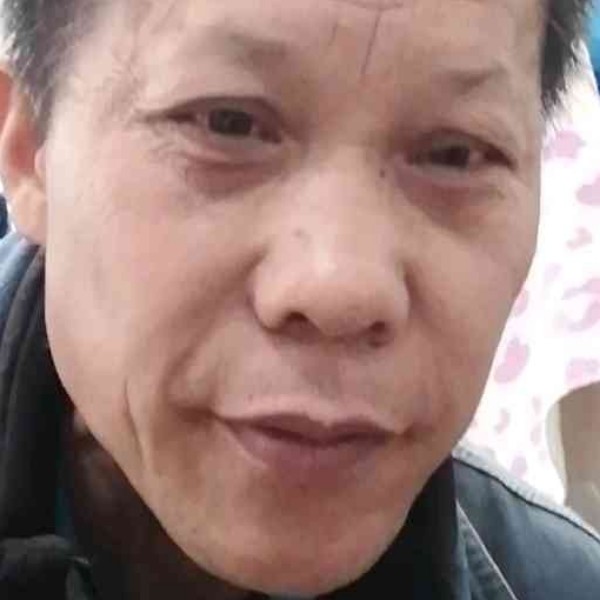 迅速吃醋酒窝的照片
