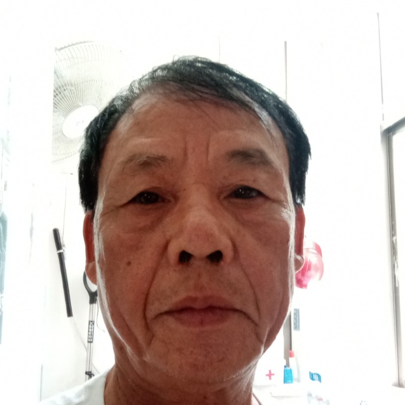 眯眯眼愿大地的照片