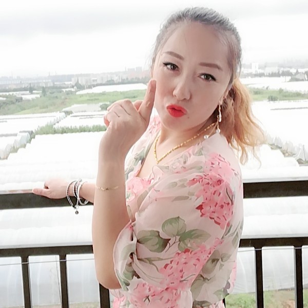 睫毛上的眼泪的照片