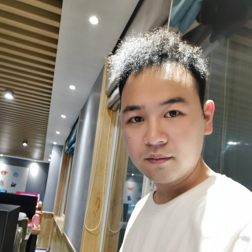 翻滚的肉肉的照片