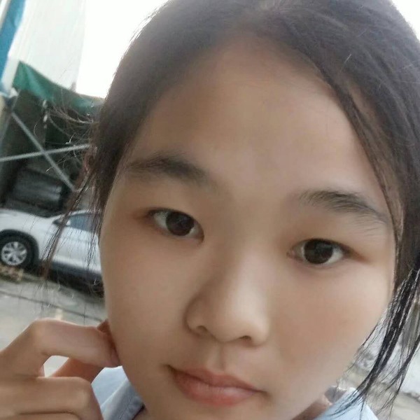 大白浅吻友好的照片