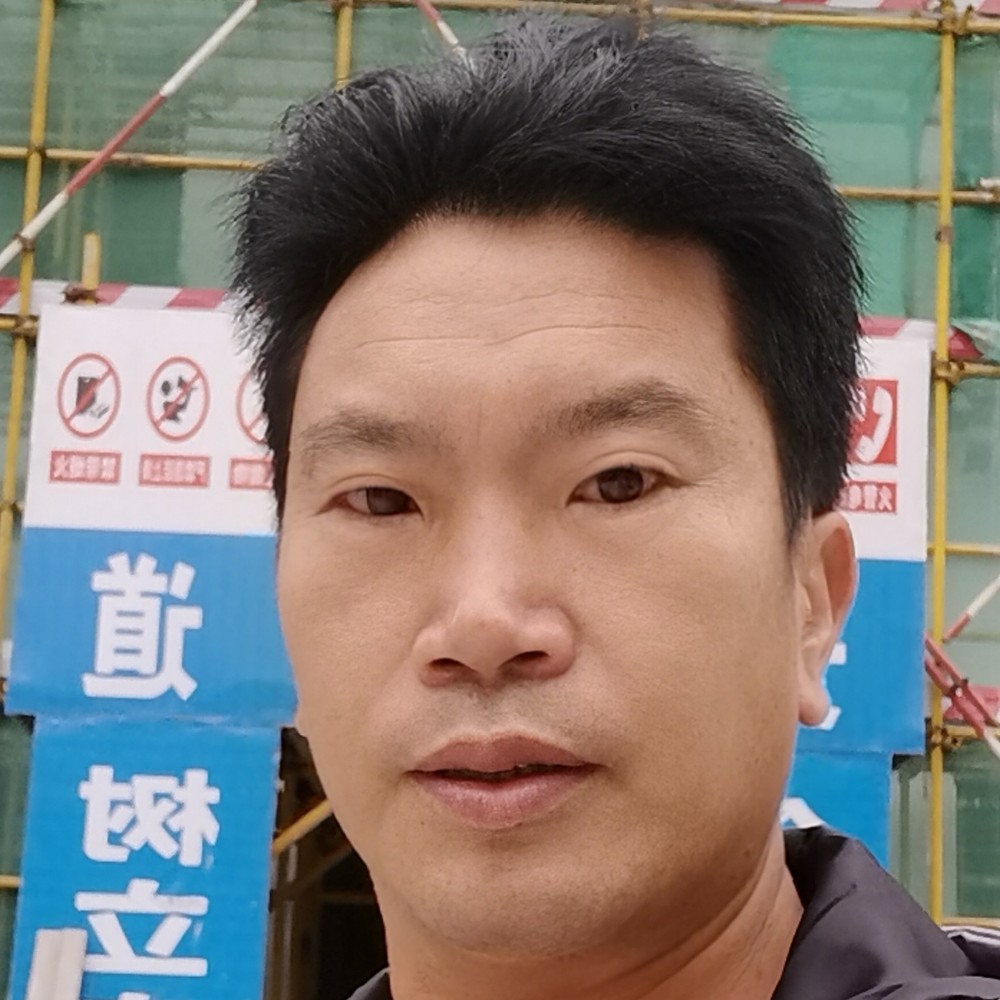 生动等待青花的照片