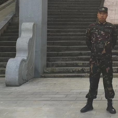 异域孤客的照片