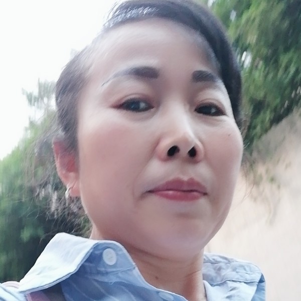 冷月回眸深情的照片