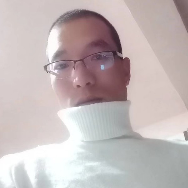 深街酒肆的照片