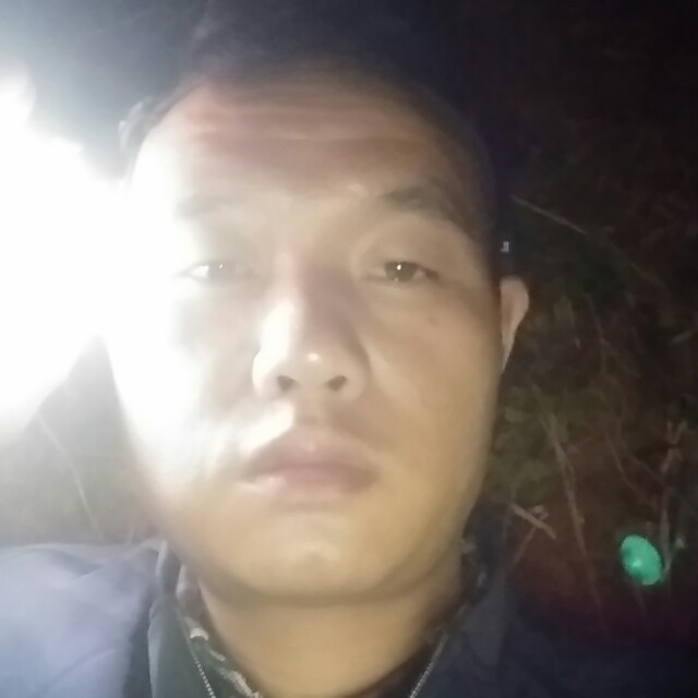 直率指甲油的照片