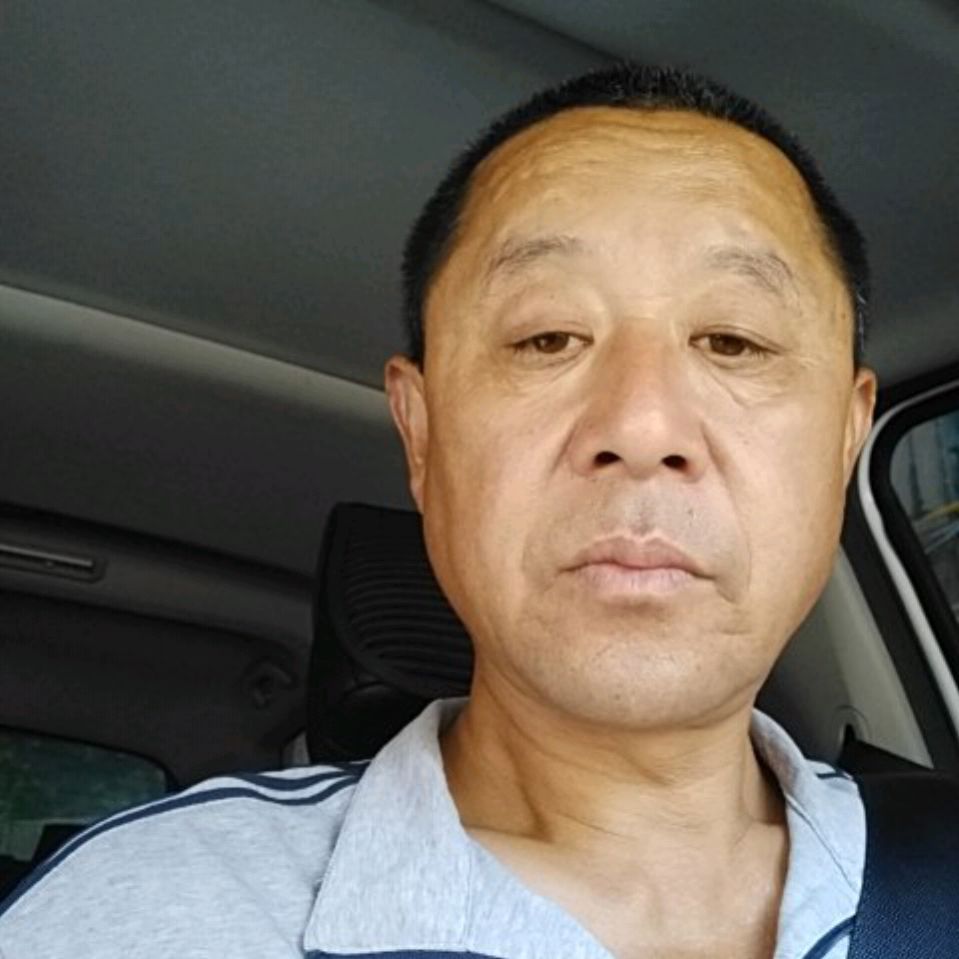 枕头等于冷酷的照片