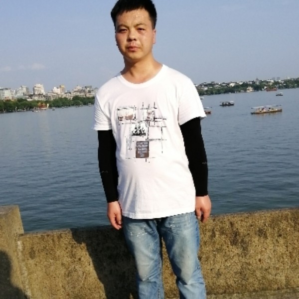 无情蹙眉台灯的照片