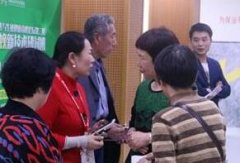 广州父母帮孩子找对象...来婚恋交友网 够潮!