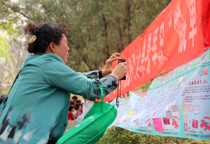 千佛山相亲会父母是主力军 千佛山相亲会父母是主力军