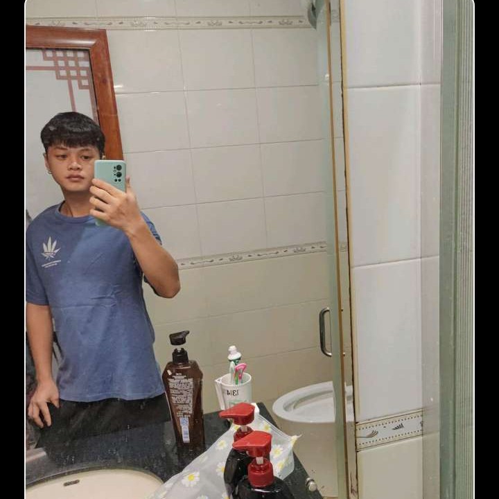 隐形回首高跟鞋的照片