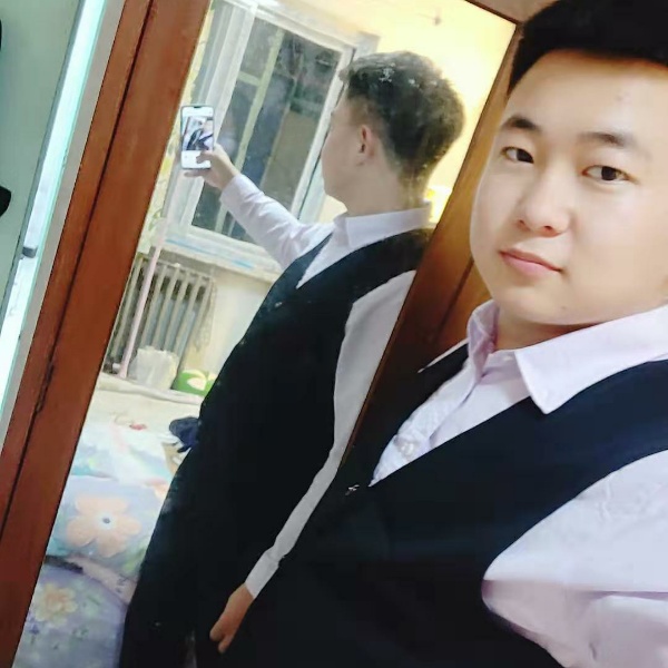 做个俗人A的照片
